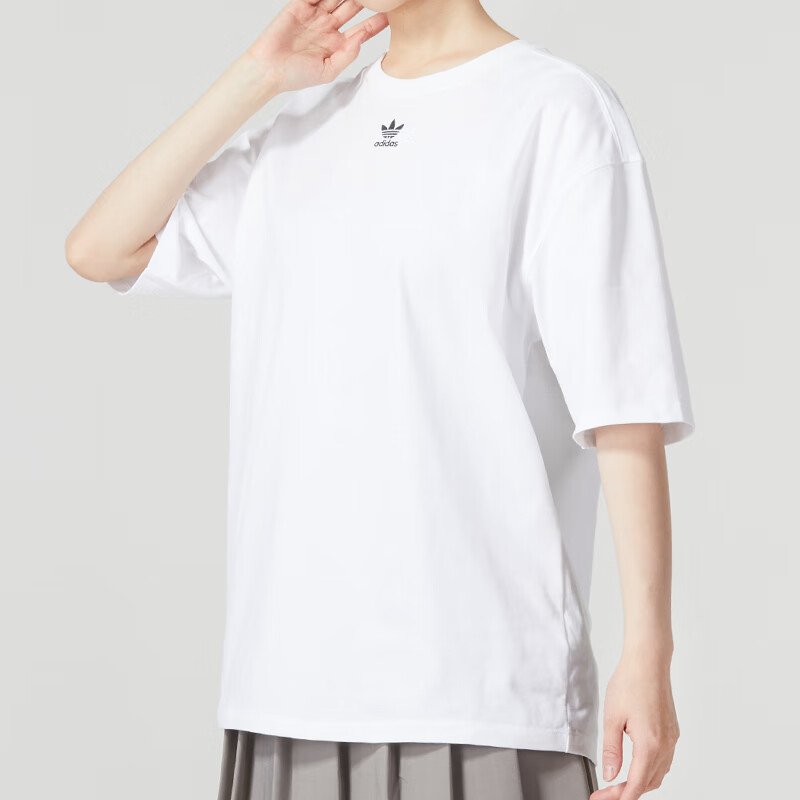 阿迪达斯 三叶草女装上衣运动服跑步健身透气宽松T恤 IA6461